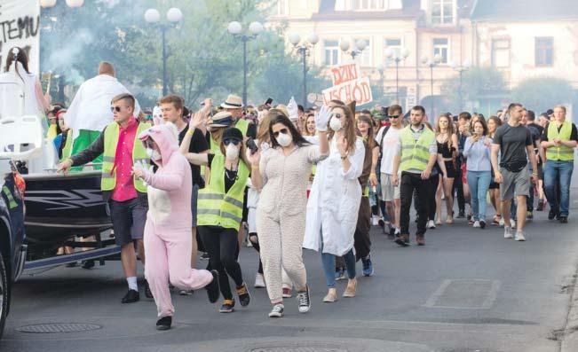 kalendarzem, czyli w czwartek 1 czerwca. W pozostałych miejscowościach regionu okolicznościowe imprezy odbędą się w niedzielę 28 maja. Gdzie i jakie atrakcje czekają naszych milusińskich?