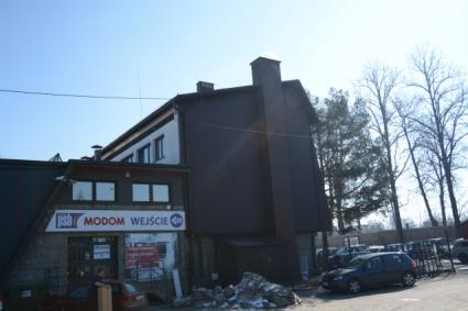 Obiekty na obszarze rewitalizowanym w złym stanie technicznym i niewielkich walorach estetycznych.