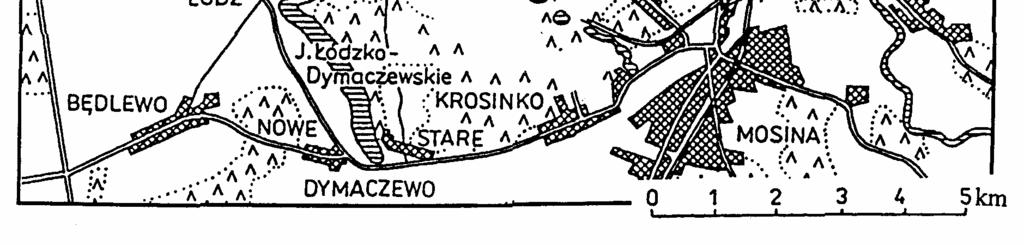 W ramach każdej powierzchni nr 5 wytyczono transekt o polach podstawowych 1 m 1 m, aby określić, czy zagęszczenie Impatiens parviflora zmienia się w miarę wzrostu odległości od wykrotu.