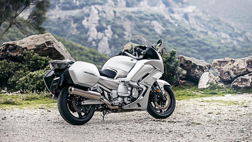 Odkryj emocje podróży Przygotuj się na najbardziej ekskluzywny i dynamiczny motocykl sportowo-turystyczny na rynku Yamaha.