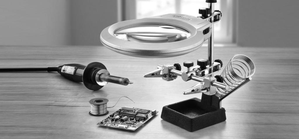 PRECISION LED MAGNIFYING GLASS PRECISION LED MAGNIFYING GLASS Operation and Safety Notes FINOMMECHANIKAI NAGYÍTÓ, LED FÉNNYEL Kezelési és biztonsági utalások LUPA LED DO MECHANIKI PRECYZYJNEJ