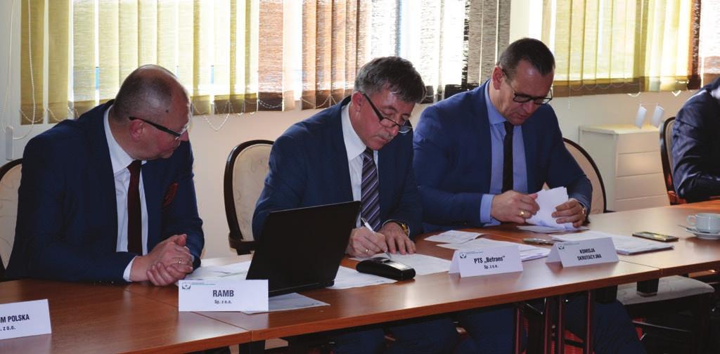 PPWB Współpraca ze stroną społeczną Od ponad 10 lat jesteśmy uczestnikiem i kreatorem dialogu społecznego. Miejscem współpracy ze stroną społeczną był przede wszystkim Zespół Trójstronny ds.