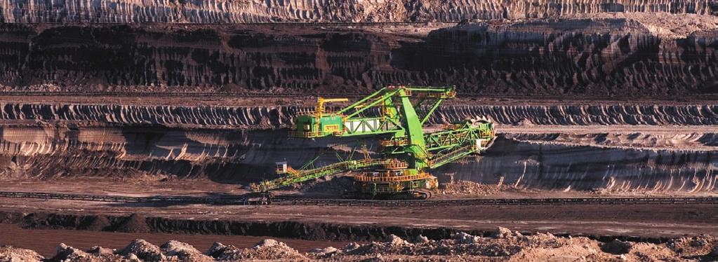 Zarówno urabianie jak i odstawa urobionych mas nadkładu i węgla po wydłużających się drogach transportu są procesami wysoce energochłonnymi i mają wysoki udział w kosztach wydobycia węgla.