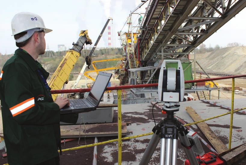 KWB Bełchatów Fot. 4. Wyznaczenie kątów pochylenia wysięgnika w odniesieniu do płaszczyzny podwozia zwałowarki A2RsB-15400.