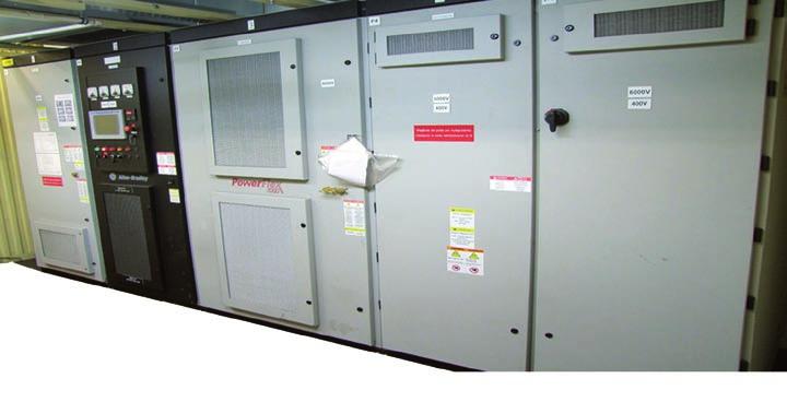 stosowania transformatora izolującego, hamowanie elektryczne ze zwrotem energii do sieci, 1 2 3 4 1 2 3 Dławik AC + wentylator Zasilacze AC/DC + sterowanie Prostowniki PWM (tyrystory SGTC) 5 Pole