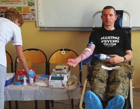 Górniczy Flesz Uczniowie szkoły uczestniczyli także w ostatniej akcji. W sumie wzięło w niej udział 76 osób, 58 spośród nich oddało krew łącznie uzyskano 25.692 ml krwi pełnej.