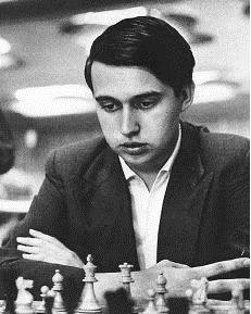 Gf4 Hc7 14.He2 Wfe8 15.Gh2 Wac8 16.Gc4 Se5 17.f4 Sc4 18.Hc4 Sd7 19.Wfe1 Hb6 20.Wab1 Hb4 21.Hf1 c4 22.We2 b5 23.ab5 ab5 24.Kh1 Gc3 25.bc3 Hc3 26.Wb5 Hd3 27.He1 c3 28.Wb1 Sc5 i białe poddały się.