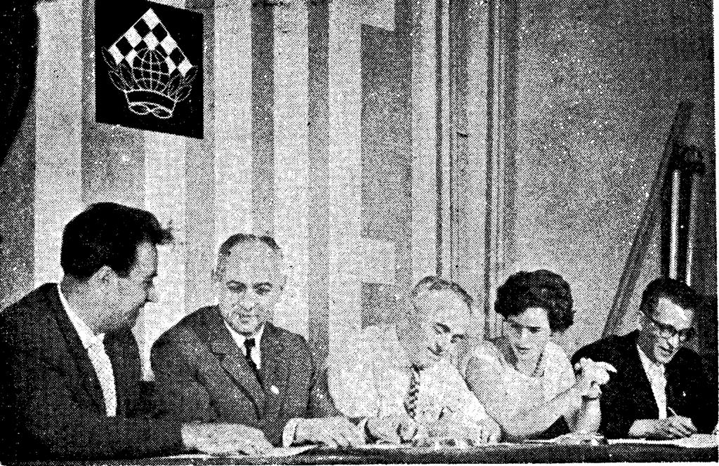 Jesienią 1961 roku w Sofii odbył się XXXII Kongres FIDE, na którym bułgarscy działacze szachowi wyrazili gotowość przygotowania tej największej na świecie imprezy szachowej.