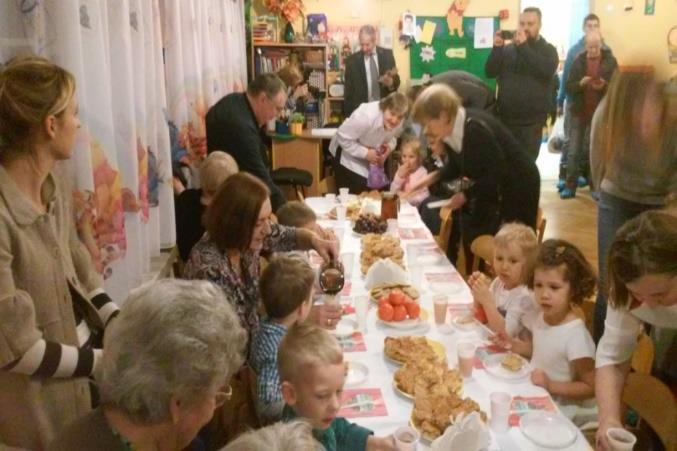 wysiłku w to, aby jak najlepiej wyrazić swoją miłość i szacunek. Gościom towarzyszyły radość, uśmiech oraz łzy wzruszenia.