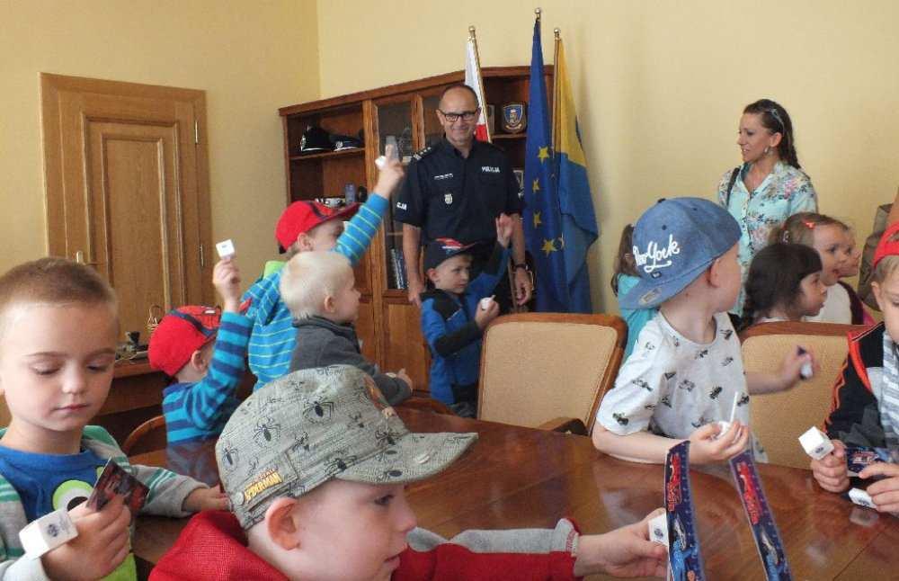 Drzwi komendy otworzyły się dla mieszkańców naszego regionu o godzinie 9:00, chętni mogli zobaczyć, jak na co dzień pracują opolscy