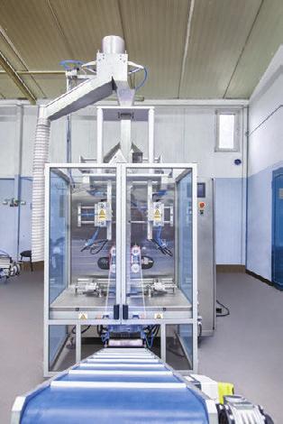 SP50 PIONOWY AUTOMAT PAKUJĄCY TYP STABILO Pionowa maszyna pakująca SP50 formuje torby płaskie oraz torby typu Stabilo.