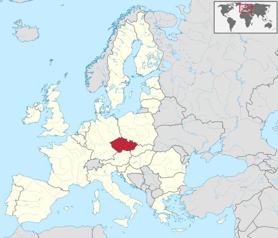 Stolicę Polski i Czech w linii prostej dzieli 518 km. Gdyby jednak znalazł się śmiałek na pokonanie tego dystansu pieszo, musiałby przejść 577 km, co zajęłoby mu 118 godzin marszu bez przerwy.