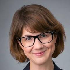 Doświadczenie zawodowe zdobywała w branżach telekomunikacyjnej, logistycznej oraz FMCG. Obecnie odpowiada za działania PR, komunikację wewnętrzną, kontakty z mediami oraz wizerunek marki DHL Parcel.