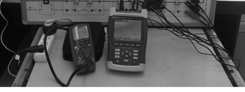 0,39 8 E14 700 3000 20 156,4 1,186 0,57 WHITENE RGY LEDLEAD ER Jednak Norma PN EN 61000 nie określa dopuszczalnych wartości wskaźnika THDi i konieczne jest porównanie poszczególnych harmonicznych, w