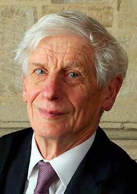 The Nobel Prize in Physics 2016 "for theore2cal discoveries of topological phase transi2ons and topological phases of ma+er". Trinity Hall, Cambridge University. Photo: Kiloran Howard David J.