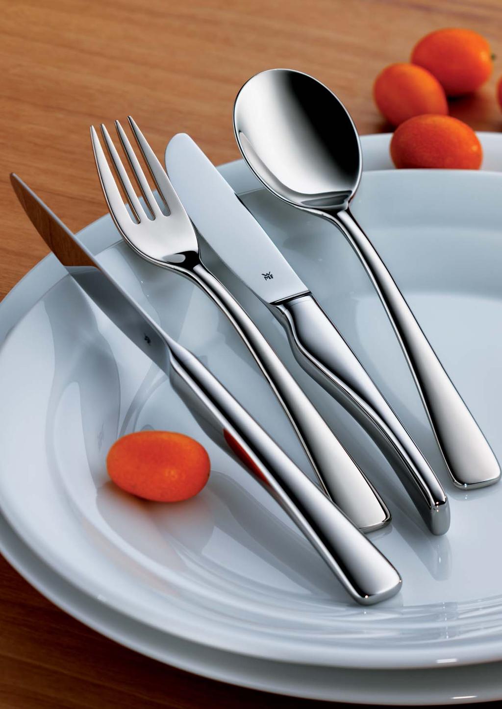 EPOS EPOS Nr kat. EPOS 54.1600 Gr. 4,0 mm L /mm/ Cena 54.1601.6040 Łyżka stołowa 213 17,48 zł 54.1602.6040 Widelec stołowy 211 17,48 zł 54.1603.6047 Nóż stołowy łączony 236 39,93 zł 54.1603.6049 Nóż stołowy monobloc 236 25,76 zł 54.
