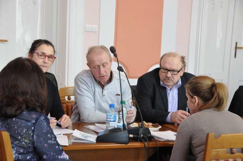 Spotkanie warsztatowe było okazją do przekazania wiedzy niezbędnej do opracowania fiszek projektowych.