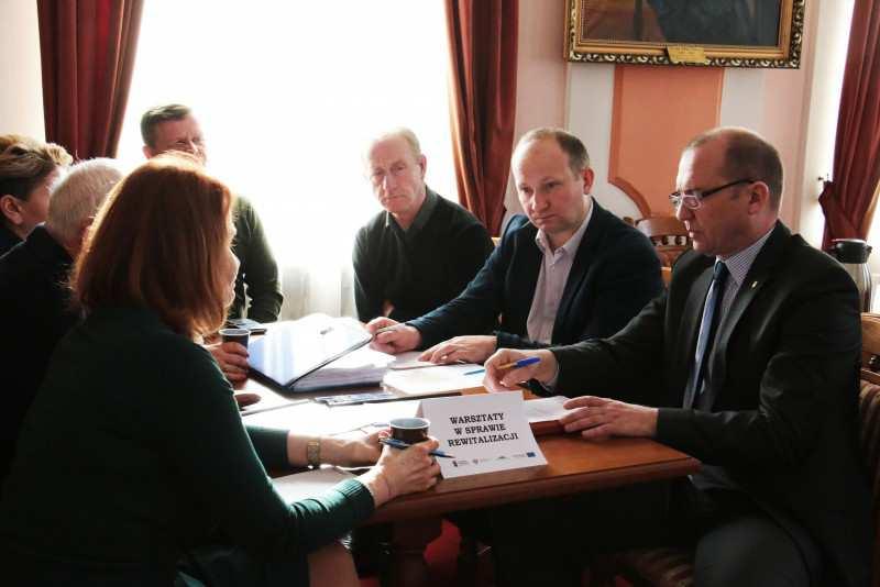 technicznego miasta oraz stworzenie wyobrażenia zrewitalizowanego miasta, przyjaznego wszystkim grupom społecznym i otwartego na dalszy rozwój w każdej