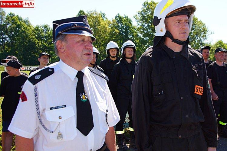 Ratują to, co inni już spisali na straty. Często jako pierwsi zjawiają się na miejscu wypadków drogowych. Walczą z żywiołami i usuwają ich skutki. Nie szukają wymówek, gdy mają spełnić swój obowiązek.