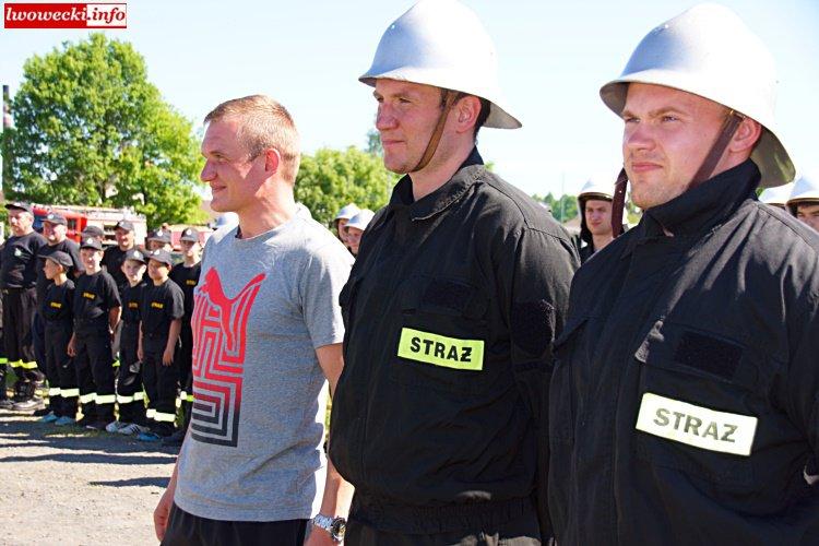 Zawody sportowo- pożarnicze były także okazją do wręczenia zasłużonym strażakom medali i odznaczeń.