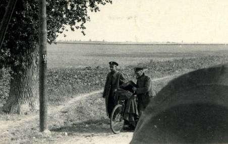 Wojenne losy policjantów Wrzesień 1939 - korpus PP liczy ok. 33.000 funkcjonariuszy W wojnie obronnej 1939 śmierć poniosło ok. 2.500-3.000 funkcjonariuszy PP i PWŚl.