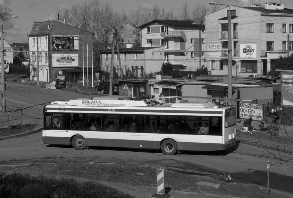 Wysokie koszty infrastruktury zniechęcały władze miasta do inwestowania w komunikację trolejbusową, a Przedsiębiorstwo Komunikacji Trolejbusowej nie było w stanie, we własnym zakresie, podjąć się