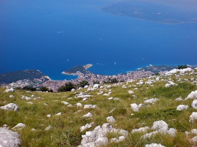 BIOKOVO Biokovo pasmo górskie dominujące nad Rivijerą Makarską z drugim co do wysokści szczytem Chorwacji Świętym Jerzym (1762 m n.p.m.).