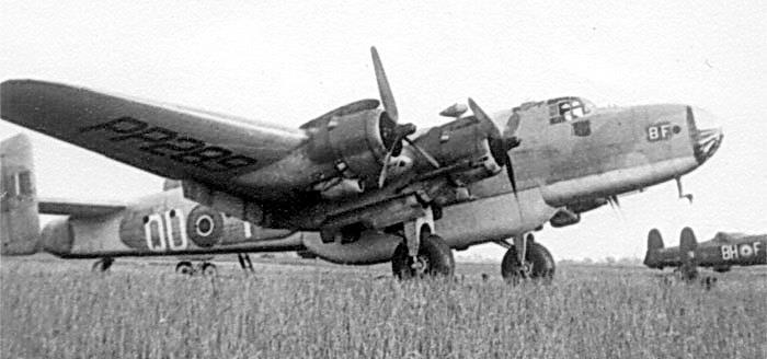 Halifax W nocy z 12 na13 kwietnia 1942 roku podczas nalotu bombowego na Essen /Niemcy/ został zestrzelony przez niemiecką obronę przeciwlotniczą Wellington IC NZ-[?]X9687. Załogę stanowili: pil.