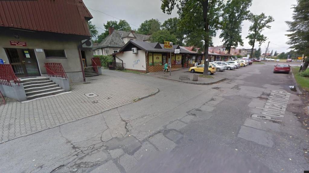 POŁOŻENIE NIERUCHOMOŚCI Przedmiotowa nieruchomość położona jest bezpośrednio przy drodze bocznej do ulicy Krakowskiej, stanowiącej