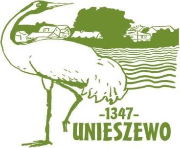 We wsi występują 3 rodzaje zagród: 1. budynek mieszkalny usytuowany główną kalenicą w przybliżeniu równolegle do głównej drogi, pośrodku lub z lewej strony.