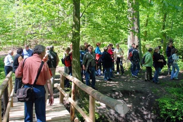 Dla wczasowiczów lubiących piesze wędrówki przygotowano szereg szlaków prowadzących przez najbardziej urokliwe i malownicze zakątki