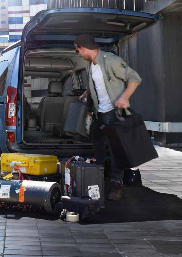 Citan Tourer równie profesjonalnie przewozi osoby, jak i ładunek.