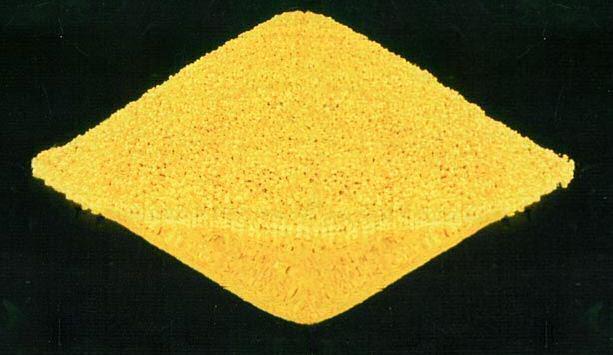 FOTON 118, Jesień 2012 7 3. Produkcja paliwa jądrowego Rys. 3. Yellow cake Yellow cake jest produktem wyjściowym do wytwarzania paliwa jądrowego.