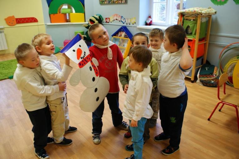 Czy wiesz co znaczy powiedzenie Przeczytać książkę od deski do deski? Oznacza to przeczytanie książki od początku do końca, a to dlatego, że dawniej książki oprawiano w drewno. Przygotował: S.W.