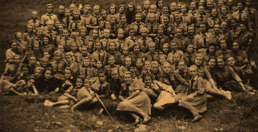 Obóz Hufca Harcerek w Jarnołtówku latem 1949 roku hm.