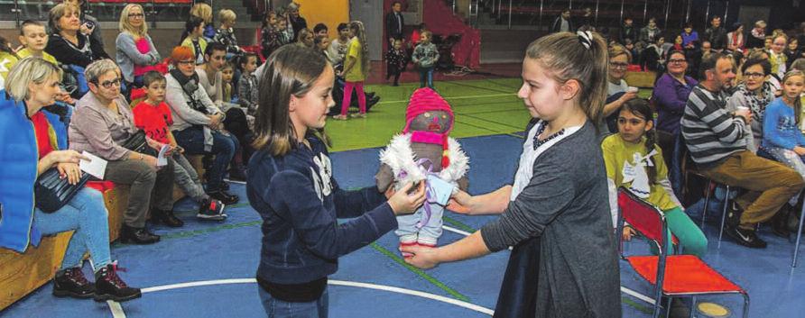 w w w. s i a n o w. p l b Styczeń 2017 Rok XVI nr 1 (250) 3 ChaRyTaTyWNie Orkiestra gorących serc Wielka Orkiestra Świątecznej Pomocy zagrała po raz 25.