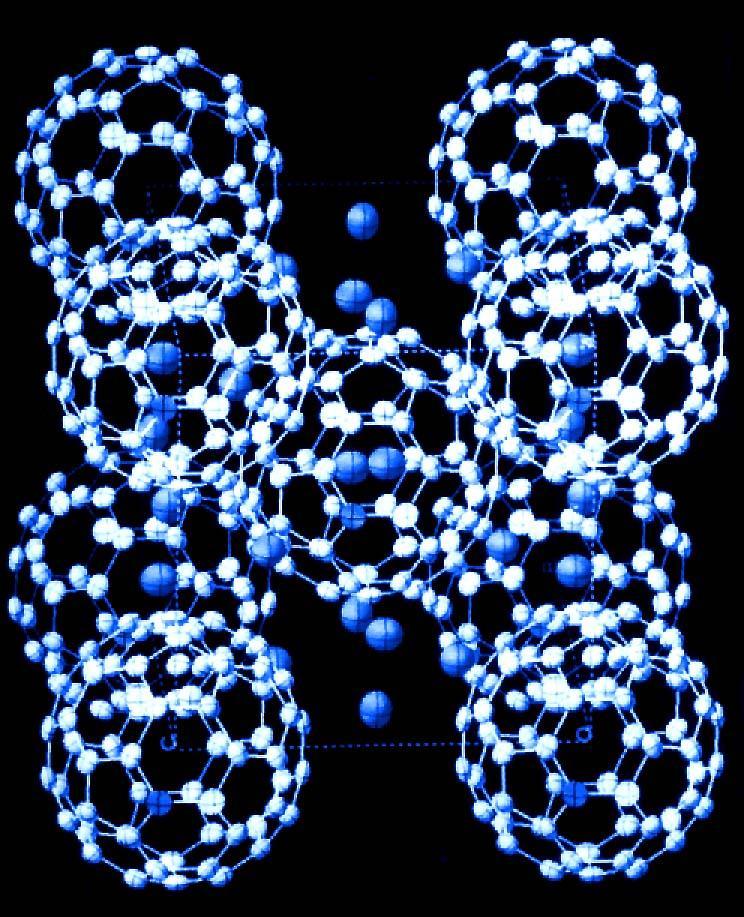 Fulereny (the Bucky balls) Buckminsterfulleren zawiera 60 atomów węgla w wierzchołkach triacontaduohedronu o średnicy 7.1Å.