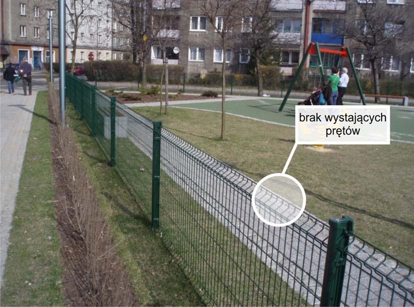 Fot.2 Projektowany typ ogrodzenia panelowego (zaznaczono miejsca gdzie absolutnie nie mogą występować pionowe pręty). F.3.