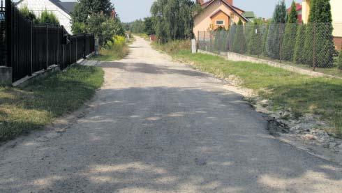 gospodarka Na drogach gminnych i powiatowych rocznie dochodzi do blisko połowy wszystkich wypadków. Stąd właśnie ten projekt ustawy podkreślił Zbigniew Dolata.