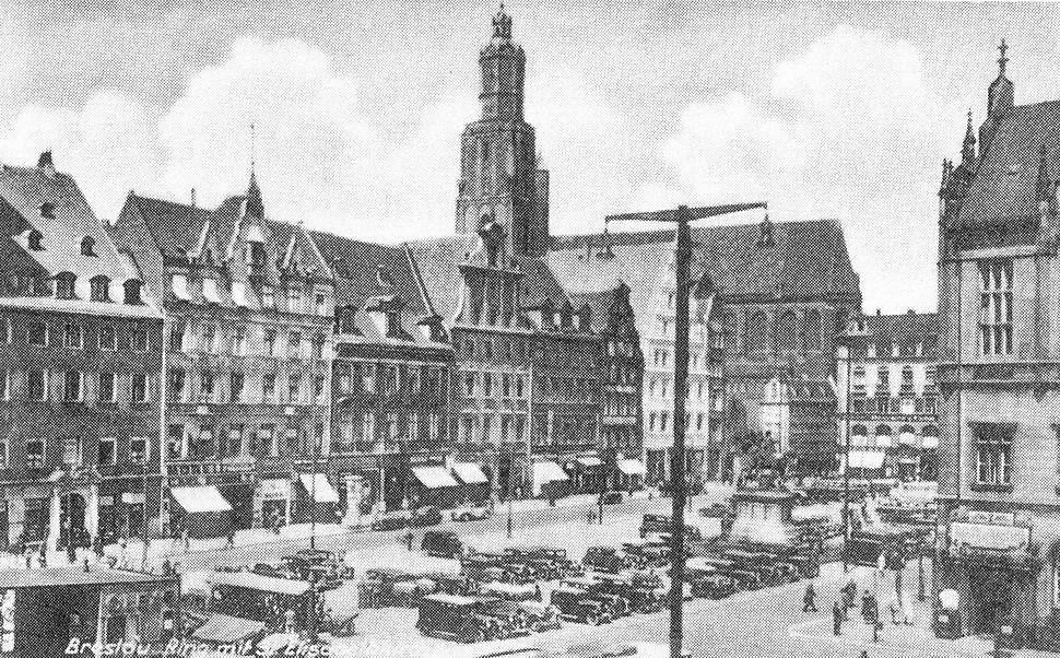 Wrocław, Elbląg, Legnica różne sposoby odbudowy zabytkowych centrów 39 Nadal jednak wyróżniającą cechą odbudowy wrocławskiej starówki pozostaje skuteczność ochrony