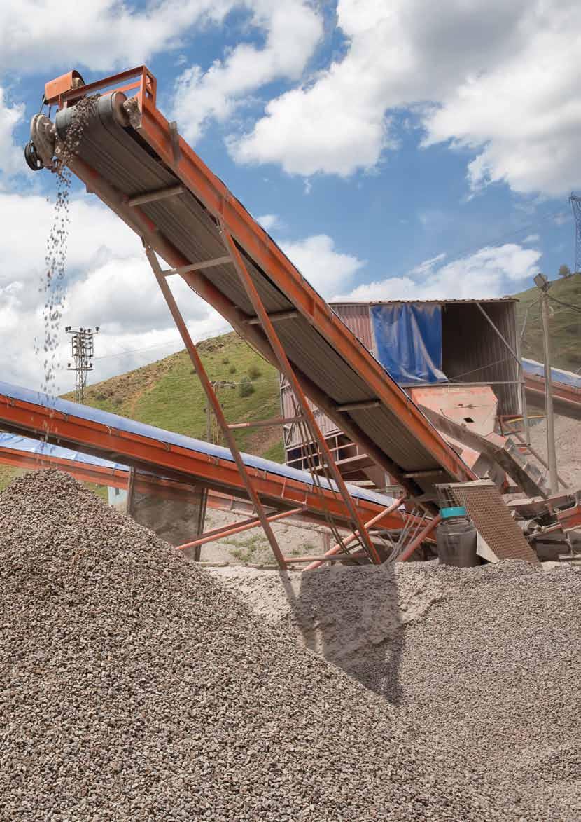 Odseparowany przedział niskiego napięcia Odchylany panel niskiego