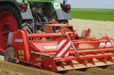 Kiedy dana aplikacja wymaga szczególnie dużego wydatku oleju, to istnieje możliwość połączenia wydatków pomp hydraulicznych. Instalacja hydrauliczna może wtedy zapewnić wydatek rzędu 83 l/min.