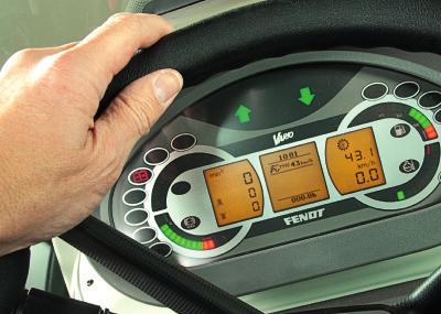 Miejsce pracy dla użytkownika ciągnika Fendt serii 300 Vario Przestrzeń i ergonomia Zaawansowana technologia w zasięgu każdego Budowa urządzeń sterujących doskonale łączy zaawansowaną technologię z