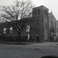 129 Información Parroquial Sacramentos en Español Misas 8:00AM 1:00PM los domingos Reconciliación 5:00PM los sábados Bautismos el segundo domingo de cada mes a las 2:30PM.