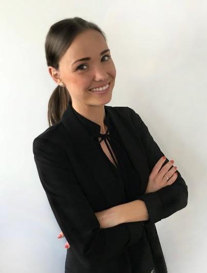 TRENER SZKOLENIA ALEKSANDRA MIKOŁAJCZYK Ekspert ds. Group Content i Social Media Marketingu, właściciel Smart Way Sp. z o.o. oraz pasjonatka komunikacji w przestrzeni online.