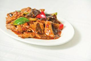 (białe grzyby MUN) Loin of pork in plum sauce (white MUN mushrooms) 梅子肉