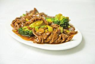 mushrooms, pepper) 鱼香牛 38E Wołowina w ostrym sosie sojowym 27,80