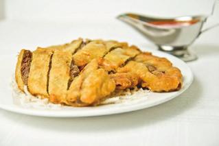 鸭肉类 POTRAWY Z KACZKI / DUCK DISHES D1 Kaczka po pekińsku 37,80 Duck Beijing style 220 g 欧式香酥鸭 D3 Kaczka He czuen