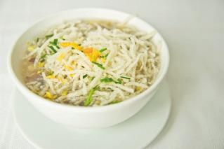 chiński, chili) Hot & sour soup (MUN mushrooms, champignons, poultry mince, Chinese