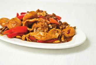 特别餐 DANIA SPECJALNE / SPECIALTY DISHES T6A Cesarski kociołek trzech mięs w ostrym sosie sojowym 42,80 (polędwica wieprzowa, wołowina, kurczak,